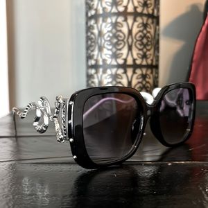 Killstar serpent silver sunglasses with case